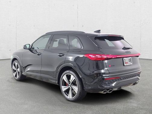 Mythos Black Metallic 2026 Audi SQ5 3.0T Premium Plus