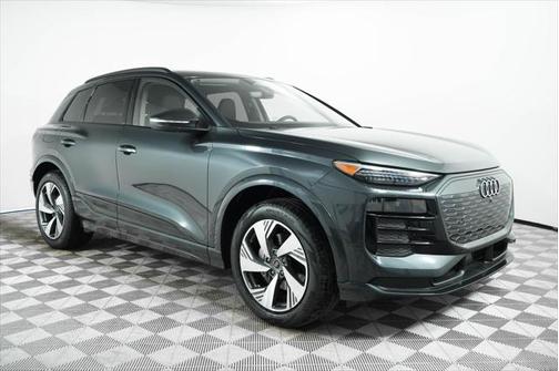 2025 Audi Q6 e-tron Premium Plus quattro