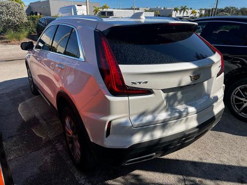 2024 Cadillac XT4 Premium Luxury