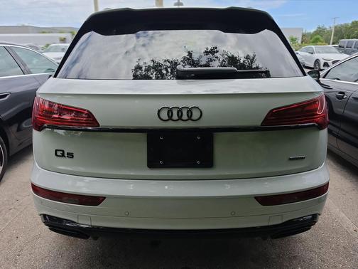 Glacier White 2023 Audi Q5 45 S line Premium Plus