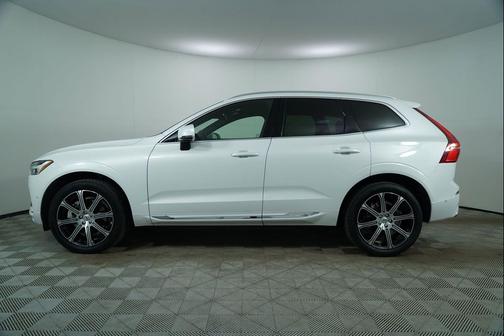 Crystal White Metallic 2020 Volvo XC60 T6 Inscription