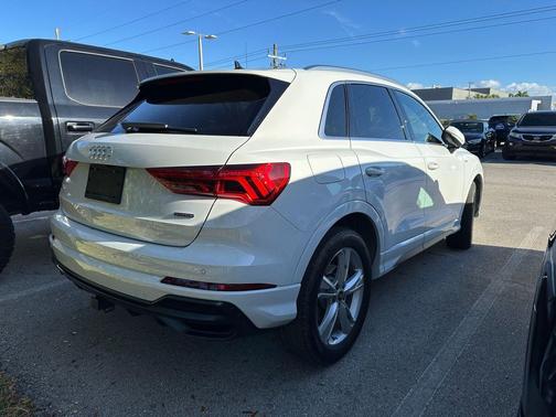2022 Audi Q3 45 S line Premium Plus