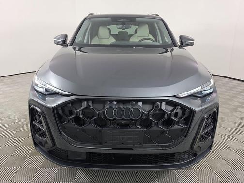 Daytona Gray Pearl Effect 2026 Audi Q5 Prestige TFSI quattro S tronic