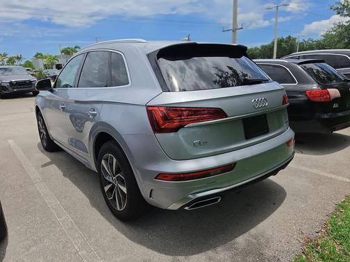 Florett Silver Metallic 2023 Audi Q5 45 S line Premium
