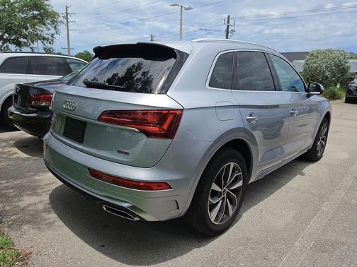 Florett Silver Metallic 2023 Audi Q5 45 S line Premium
