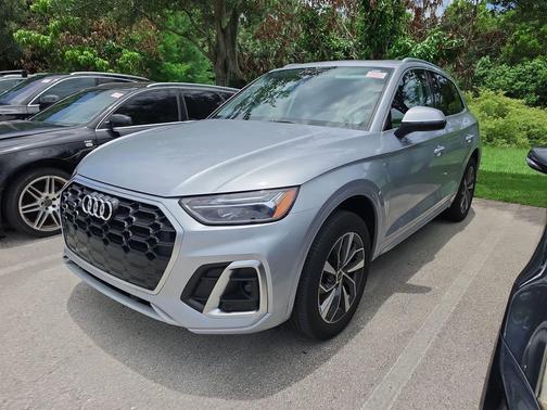 Florett Silver Metallic 2023 Audi Q5 45 S line Premium