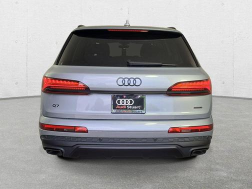 Satellite Silver Metallic 2026 Audi Q7 45 Premium