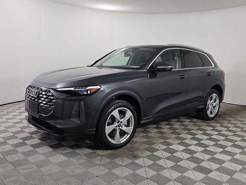 Tambora Gray Metallic 2026 Audi Q5 Premium Plus TFSI quattro S tronic