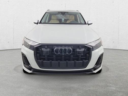 Glacier White Metallic 2026 Audi Q7 55 Premium Plus