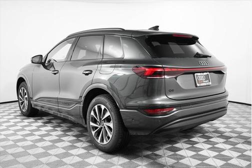 2025 Audi Q6 e-tron Premium Plus quattro