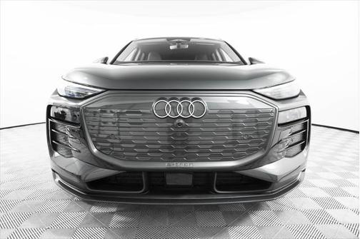 2025 Audi Q6 e-tron Premium Plus quattro