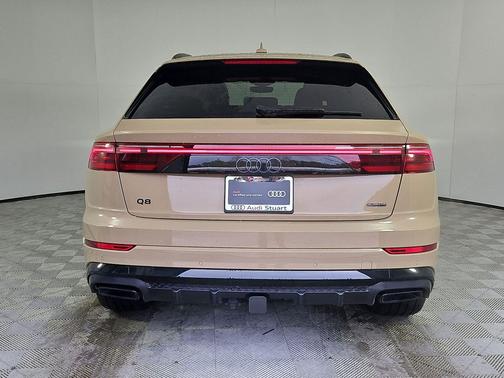 Ibis White 2023 Audi Q5 45 S line Premium Plus