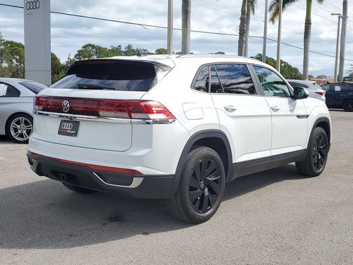 2025 Volkswagen Atlas Cross Sport 2.0T SE w/Technology
