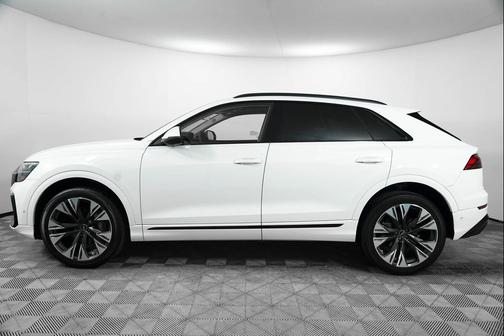 2024 Audi Q8 55 Premium Plus