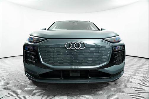 2025 Audi Q6 e-tron Premium Plus quattro