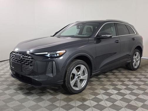 Tambora Gray Metallic 2026 Audi Q5 Premium Plus TFSI quattro S tronic