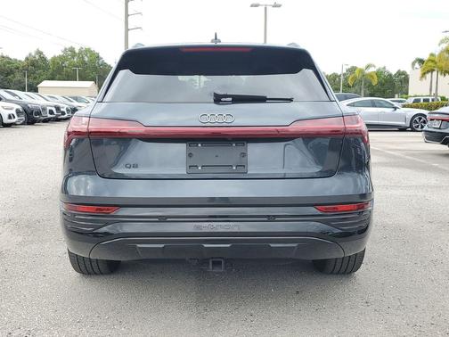 2024 Audi Q8 e-tron Prestige