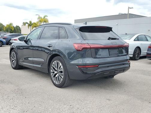 2024 Audi Q8 e-tron Prestige