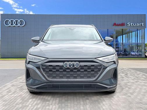 2024 Audi Q8 e-tron Prestige