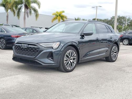 2024 Audi Q8 e-tron Prestige