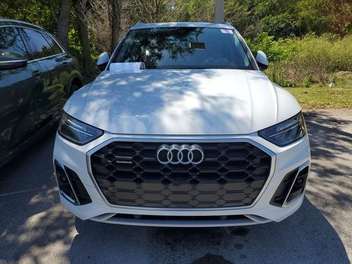 Glacier White Metallic 2022 Audi Q5 45 S line Premium