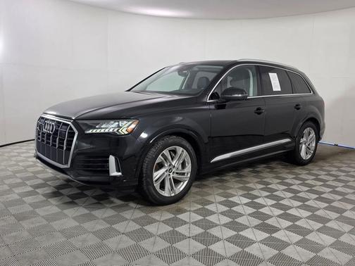 Mythos Black Metallic 2022 Audi Q7 55 Prestige