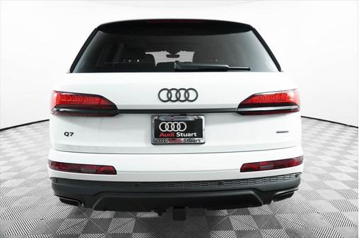2025 Audi Q7 55 Premium Plus
