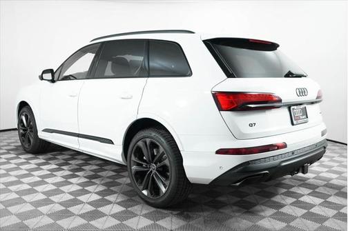 2025 Audi Q7 55 Premium Plus