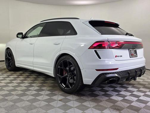 Glacier White Metallic 2026 Audi RS Q8 4.0T