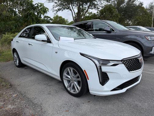 2023 Cadillac CT4 Luxury