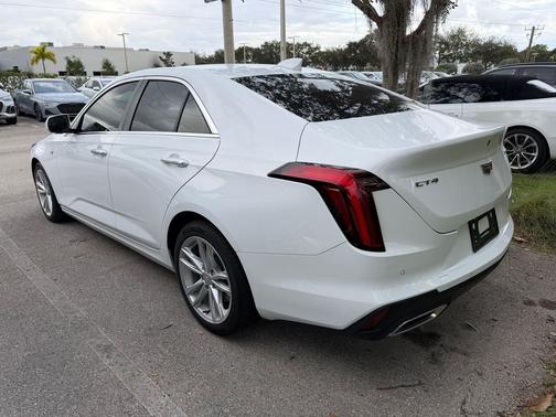 2023 Cadillac CT4 Luxury
