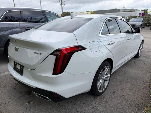 2023 Cadillac CT4 Luxury