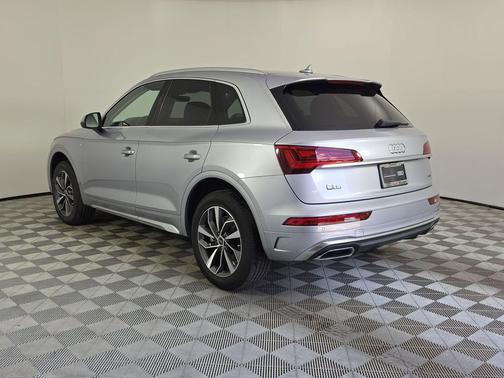 Florett Silver Metallic 2023 Audi Q5 45 S line Premium Plus
