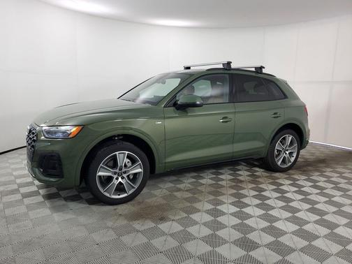 District Green Metallic 2025 Audi Q5 45 S line Premium