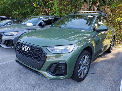 Green Metallic 2025 Audi Q5 45 S line Premium