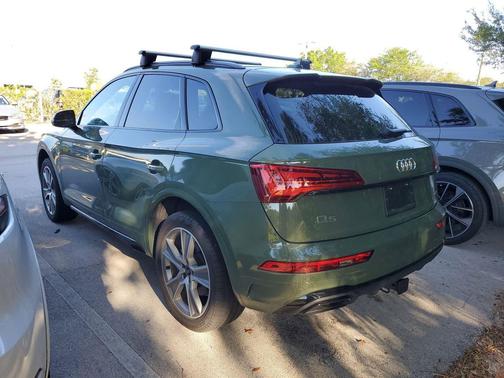Green Metallic 2025 Audi Q5 45 S line Premium