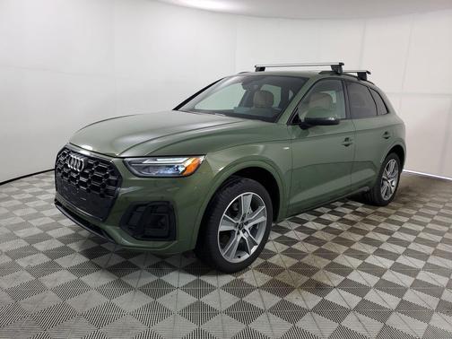 District Green Metallic 2025 Audi Q5 45 S line Premium