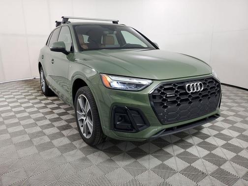 District Green Metallic 2025 Audi Q5 45 S line Premium