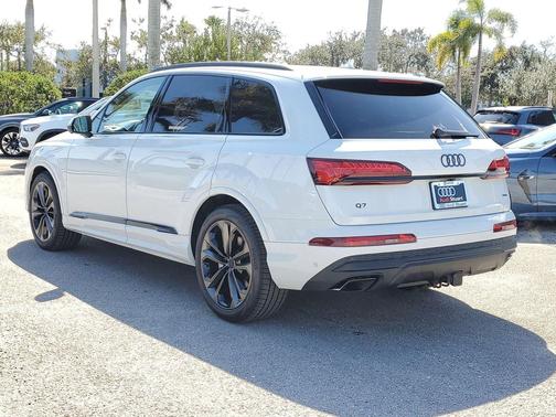 2026 Audi Q7 55 Premium Plus
