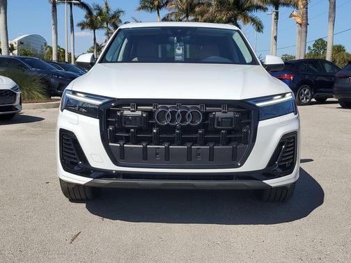 2026 Audi Q7 55 Premium Plus