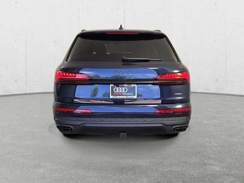 Waitomo Blue Metallic 2026 Audi Q7 45 Premium Plus