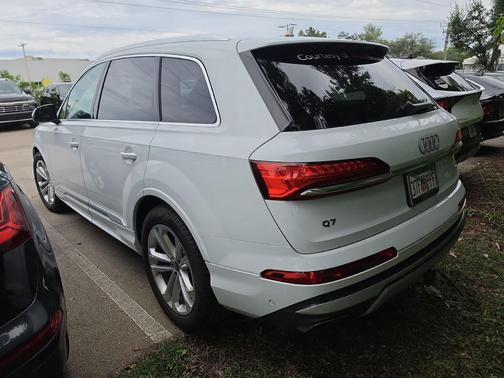 Glacier White 2026 Audi Q7 55 Premium Plus