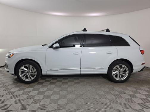 Glacier White Metallic 2023 Audi Q7 45 Premium