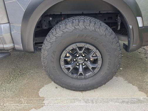 CARBONIZED GRAY METALLIC 2023 Ford F-150 Raptor