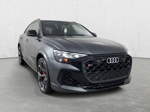 Daytona Gray Pearl Effect 2026 Audi RS Q8 4.0T