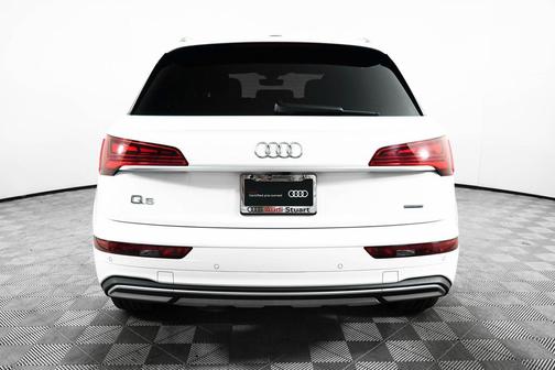 Ibis White 2021 Audi Q5 45 Premium Plus