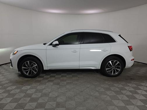 Ibis White 2021 Audi Q5 45 Premium Plus