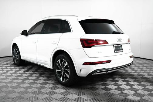 Ibis White 2021 Audi Q5 45 Premium Plus