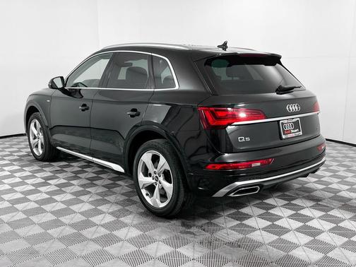 2022 Audi Q5 45 S line Premium Plus