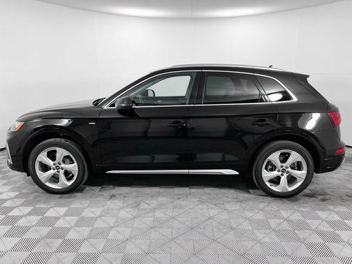 2022 Audi Q5 45 S line Premium Plus